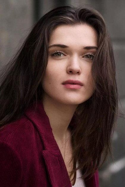Caroline Hartig - Actor Profile Photo