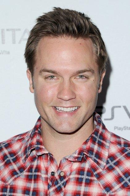 Scott Porter - Actor Profile Photo