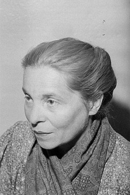 Lotte Loebinger - Actor Profile Photo