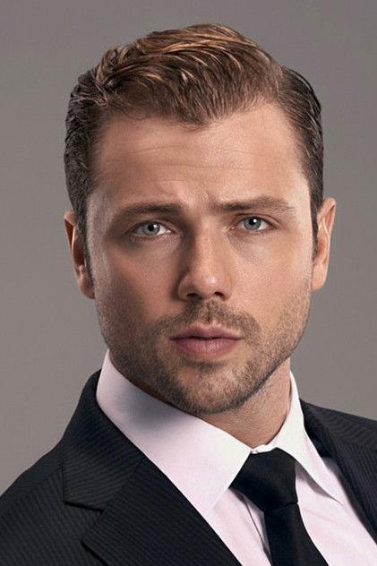 Tolga Sarıtaş - Actor Profile Photo
