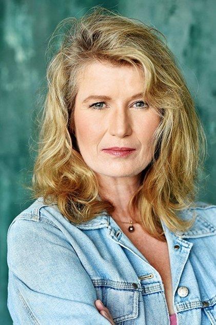 Nina Franoszek - Actor Profile Photo