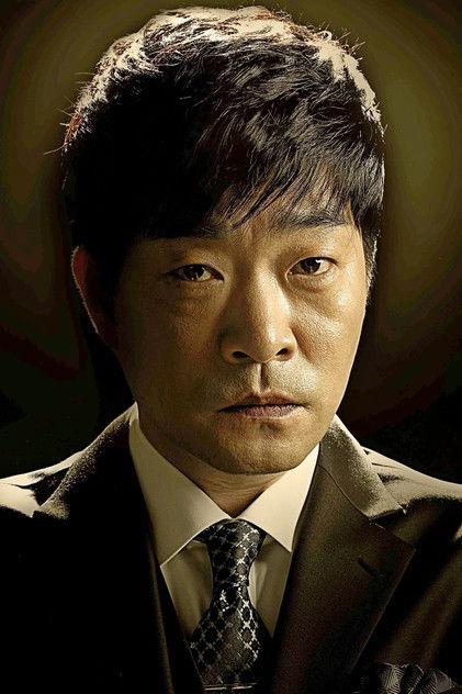 Son Hyun-joo - Actor Profile Photo