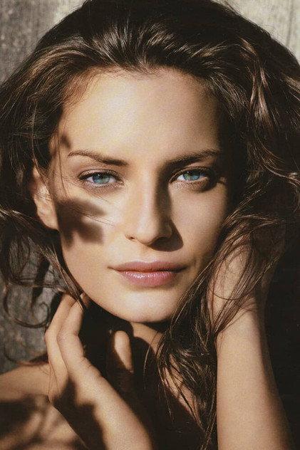 Reka Ebergenyi - Actor Profile Photo