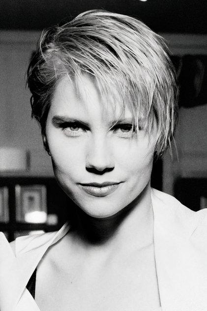 Sammi Davis - Actor Profile Photo