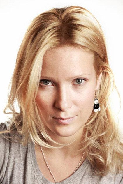 Anna Slyu - Actor Profile Photo
