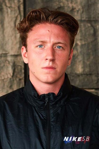 Casper Brooker - Actor Profile Photo