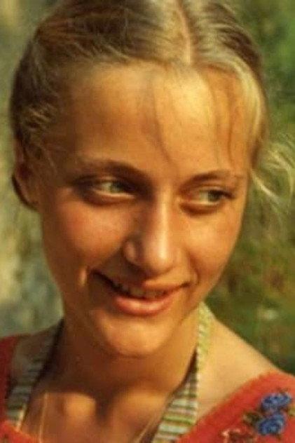 Ayesha Hauer - Actor Profile Photo
