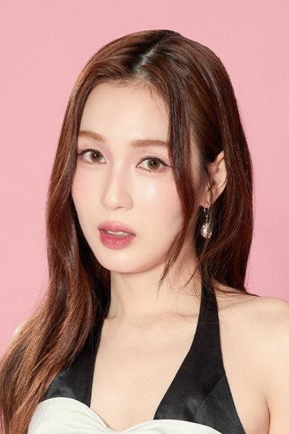 Pattranite Limpatiyakorn - Actor Profile Photo