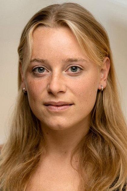 Minna Flyvholm - Actor Profile Photo
