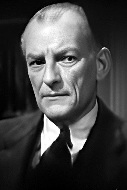 Robert Strange - Actor Profile Photo