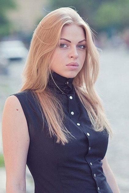 Yana Glushchenko - Actor Profile Photo