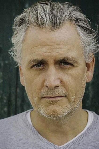 Julian Nicholson - Actor Profile Photo