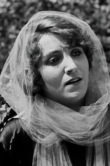 Maryse Dauvray - Actor Profile Photo