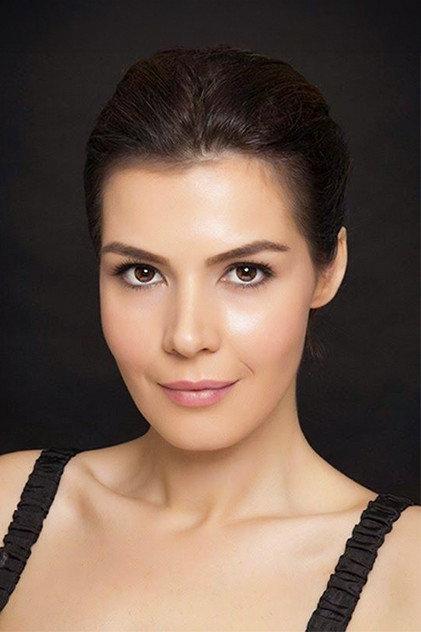 Hatice Şendil - Actor Profile Photo
