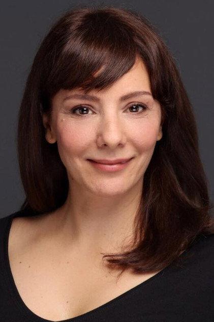 Arzu Oş - Actor Profile Photo