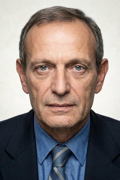 Kunt Tulgar - Actor Profile Photo