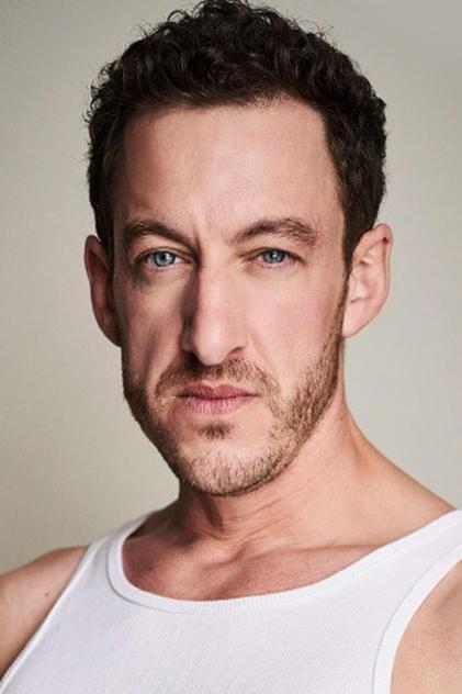 Oliver Powell - Actor Profile Photo