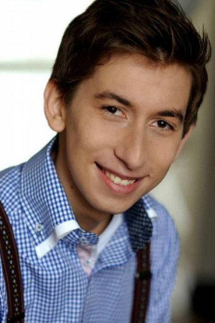 Oliver Ewy - Actor Profile Photo