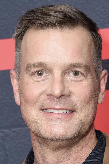 Peter Krause - Actor Profile Photo