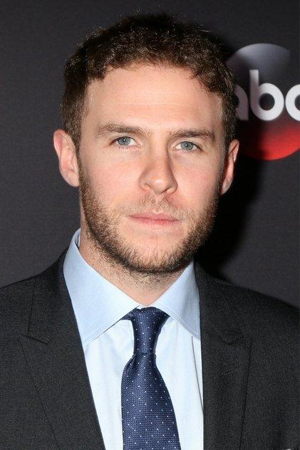 Iain De Caestecker - Actor Profile Photo