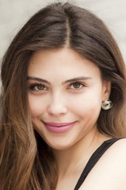 Dilara Aksüyek - Actor Profile Photo