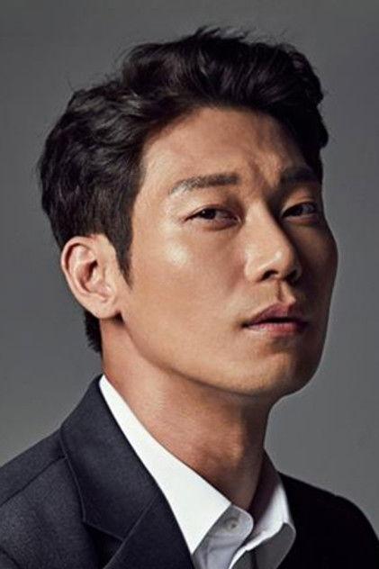 Park Hoon - Actor Profile Photo