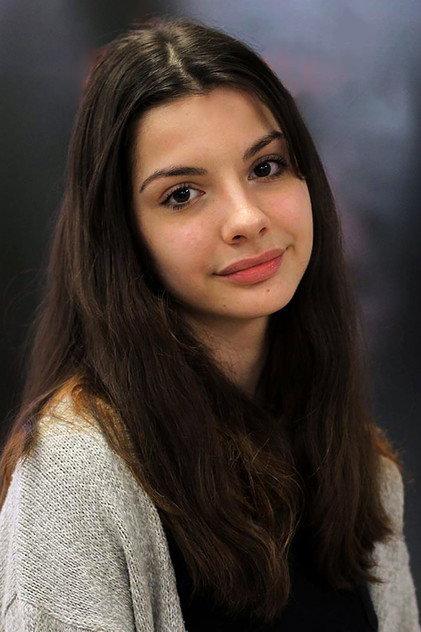 Miona Ilov - Actor Profile Photo