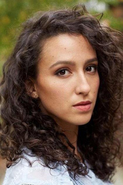 Lyna Dubarry - Actor Profile Photo