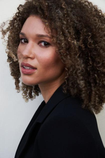 Samantha Neyland - Actor Profile Photo