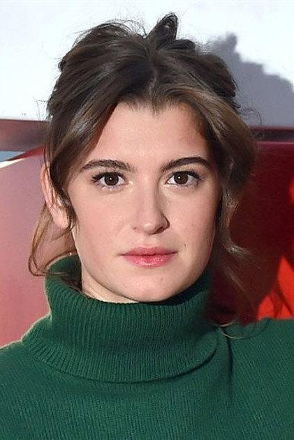 Oriane Deschamps - Actor Profile Photo