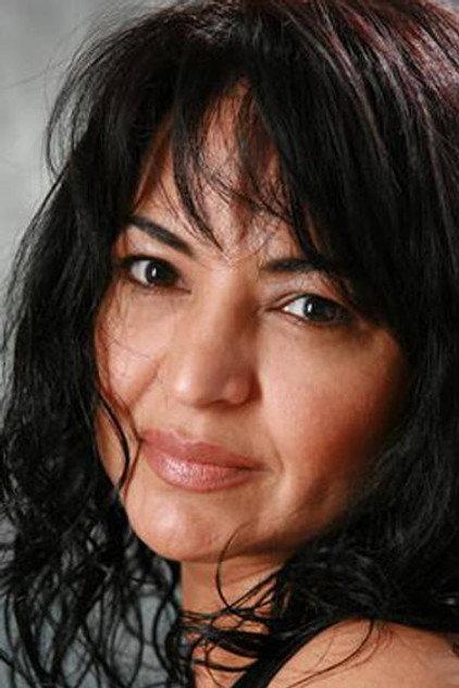 Leila D'Issernio - Actor Profile Photo