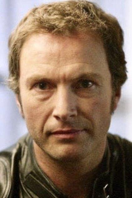 Thomas Lockyer - Actor Profile Photo