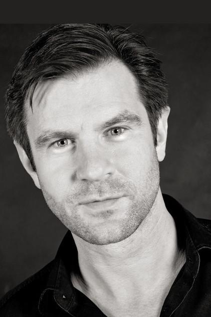 Stuart Laing - Actor Profile Photo