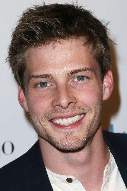 Hunter Parrish - Actor Profile Photo
