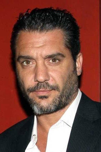 Maxi Ghione - Actor Profile Photo