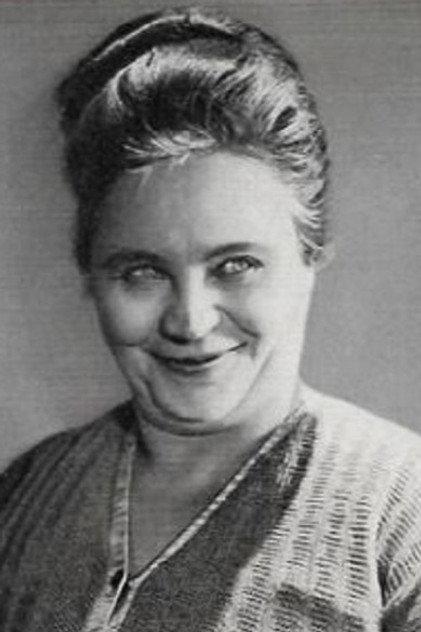 Margarete Kupfer - Actor Profile Photo