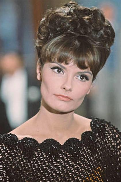 Suzanne Lloyd - Actor Profile Photo