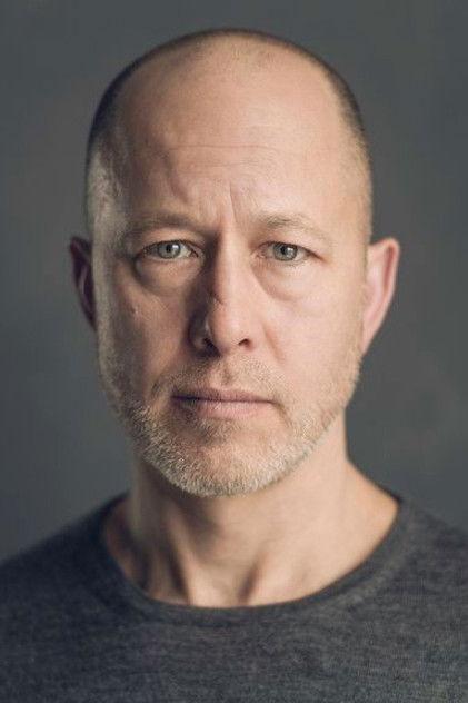 Daniel Betts - Actor Profile Photo