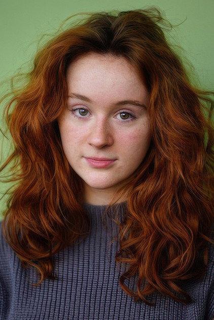 Holly Howden Gilchrist - Actor Profile Photo