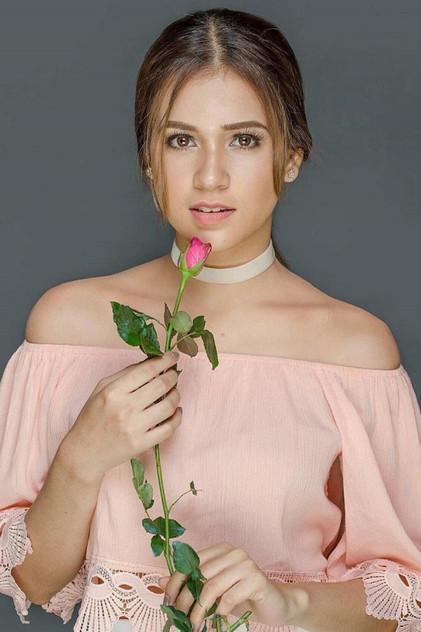 Anna Vicente - Actor Profile Photo