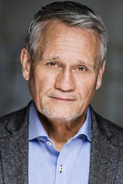 Russell Ferrier - Actor Profile Photo