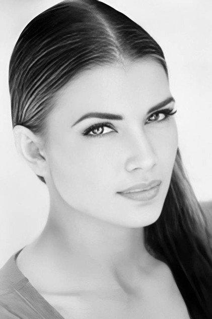 Alina Thompson - Actor Profile Photo