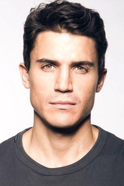Álex González - Actor Profile Photo