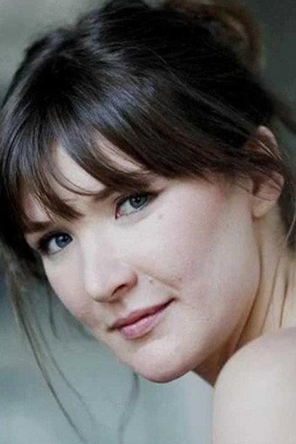 Nelly Antignac - Actor Profile Photo