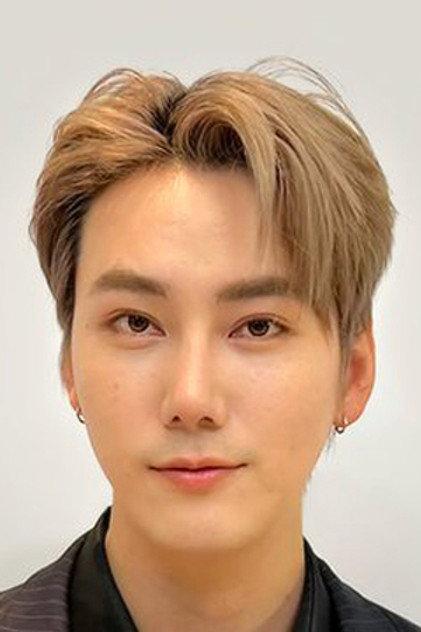 Cheang Worachat Thamrongvarangkul - Actor Profile Photo