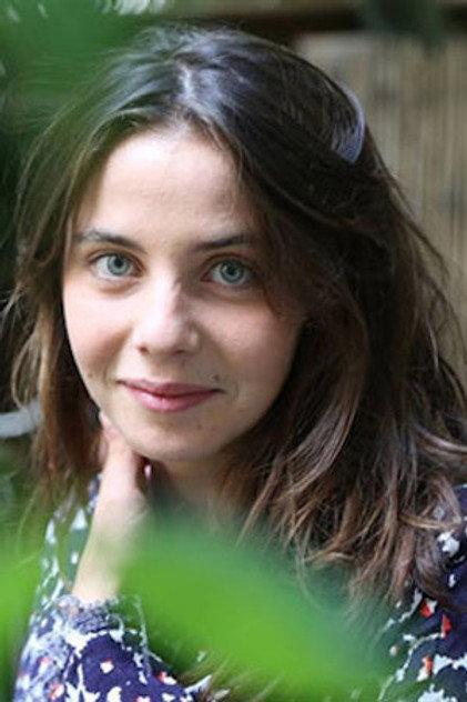 Éva Lallier - Actor Profile Photo