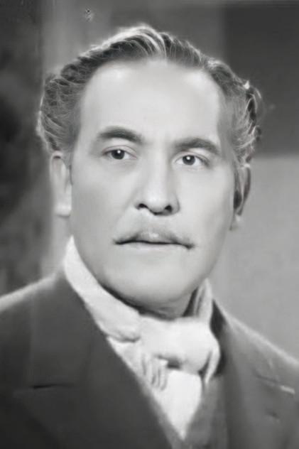 Elisardo Santalla - Actor Profile Photo