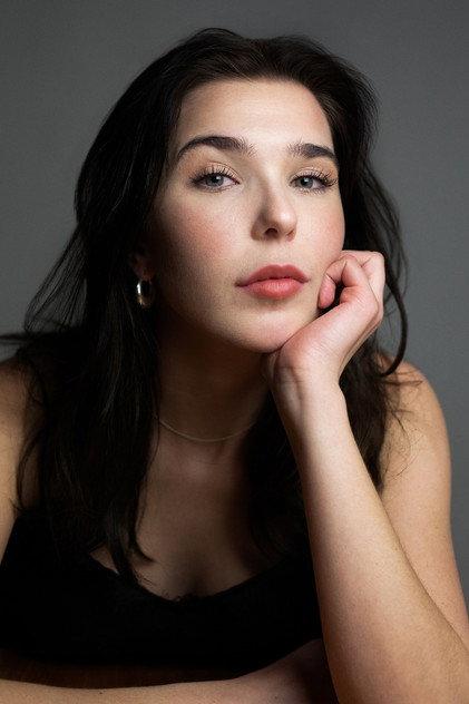 Julia Heveus - Actor Profile Photo