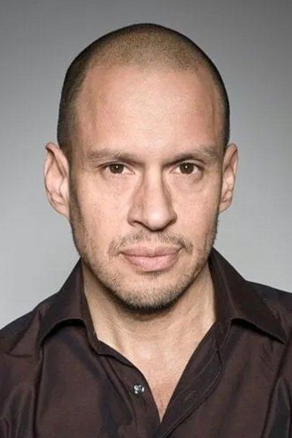 Jonathan Sagall - Actor Profile Photo