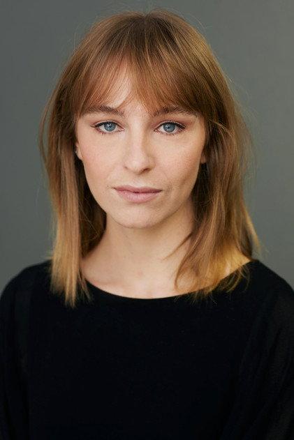 Molly Curnow - Actor Profile Photo